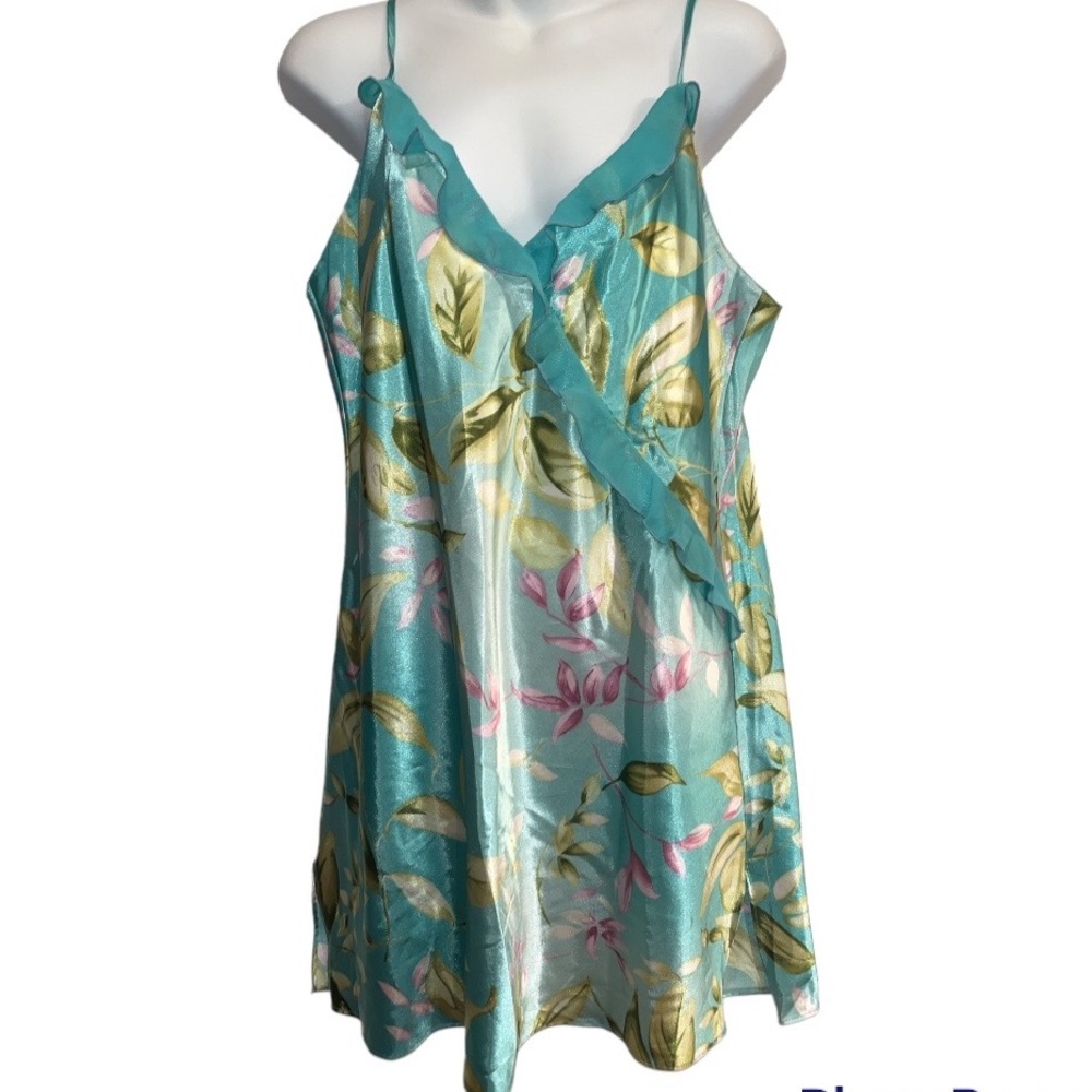 Valerie Stevens Camisole Nightgown. Size large in aqua floral
